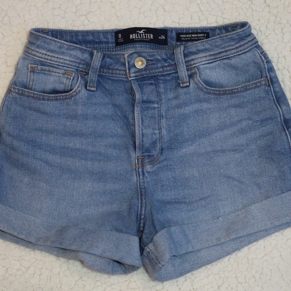 Hollister High-Rise Mom Shorts